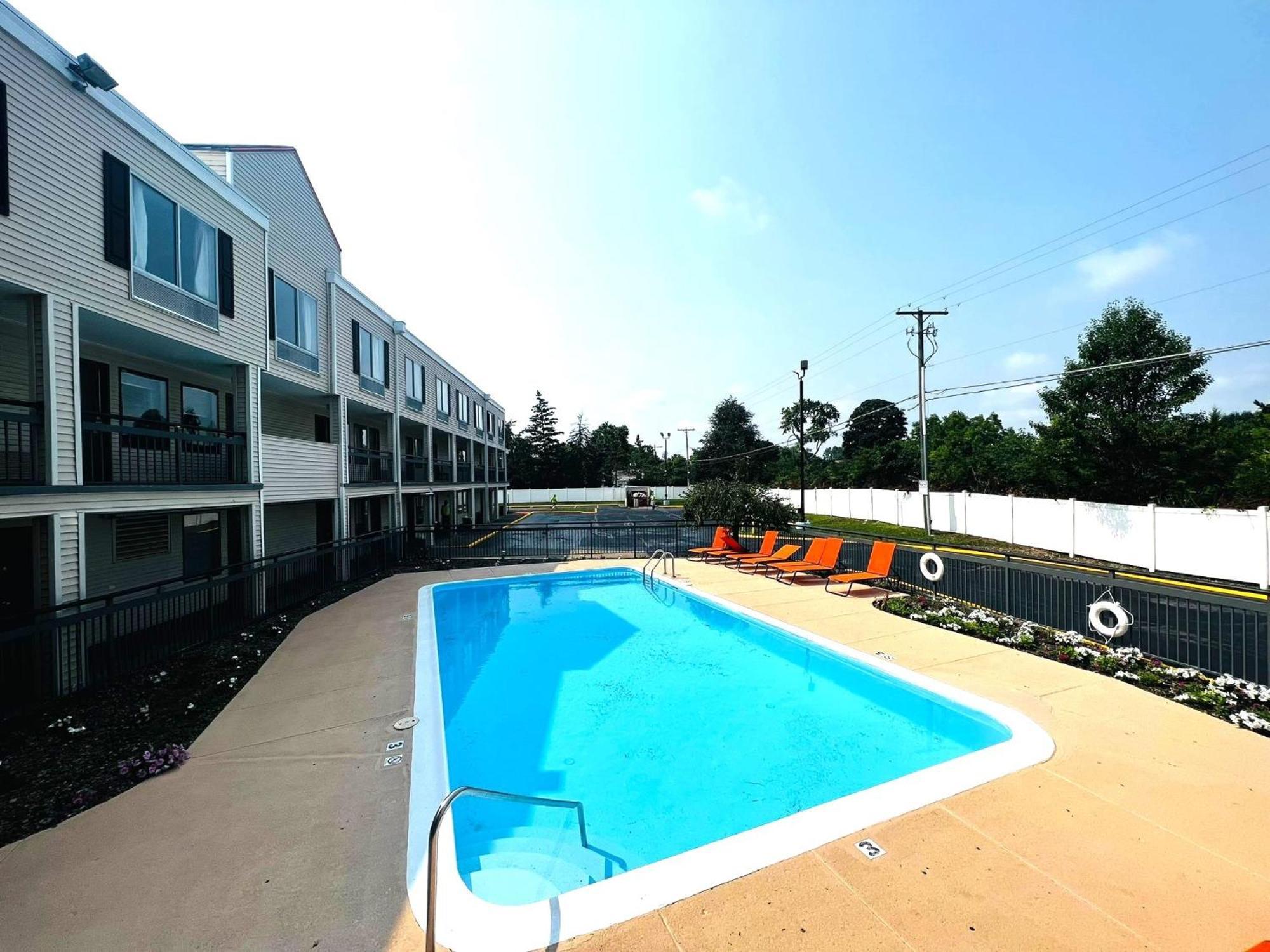 Baymont Inn And Suites By Wyndham Columbus / Near Osu Exterior photo